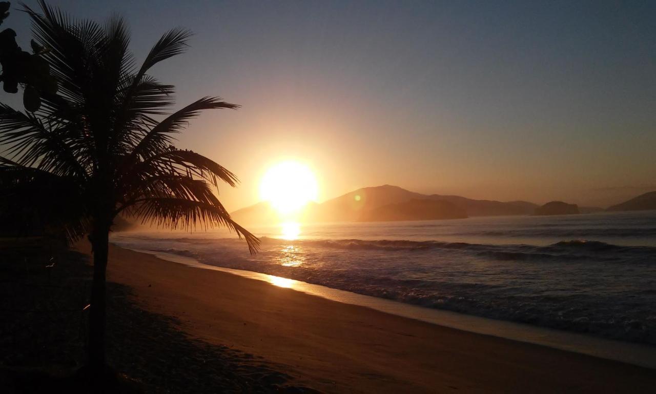 Chale No Condominio Verde Mar Na Praia Da Cocanha Caraguatatuba Eksteriør bilde